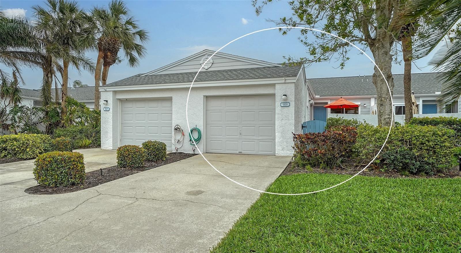 Property Photo: 919 Waterside Lane FL 34209