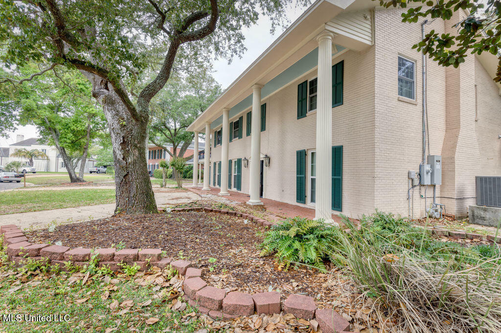 Property Photo:  8 Mockingbird Lane  MS 39507 