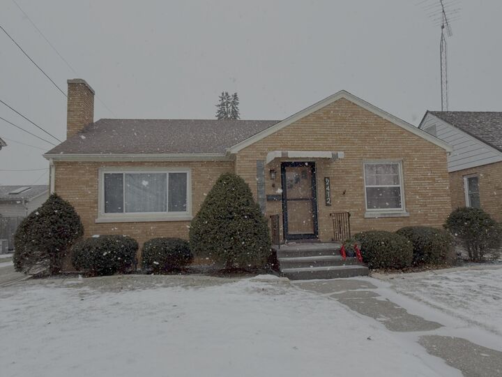 2412 76th St  Kenosha WI 53143 photo