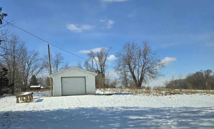 2826 Lake Pleasant Road S  Osseo MI 49266 photo