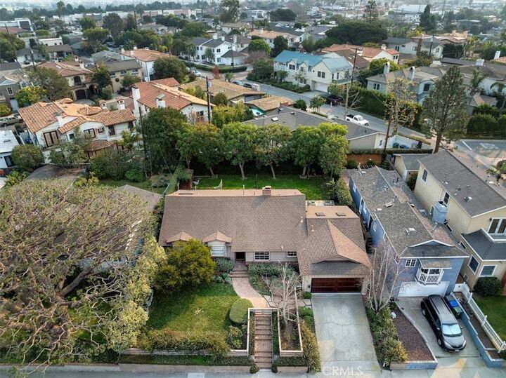 Property Photo: 3008 N Ardmore Avenue CA 90266