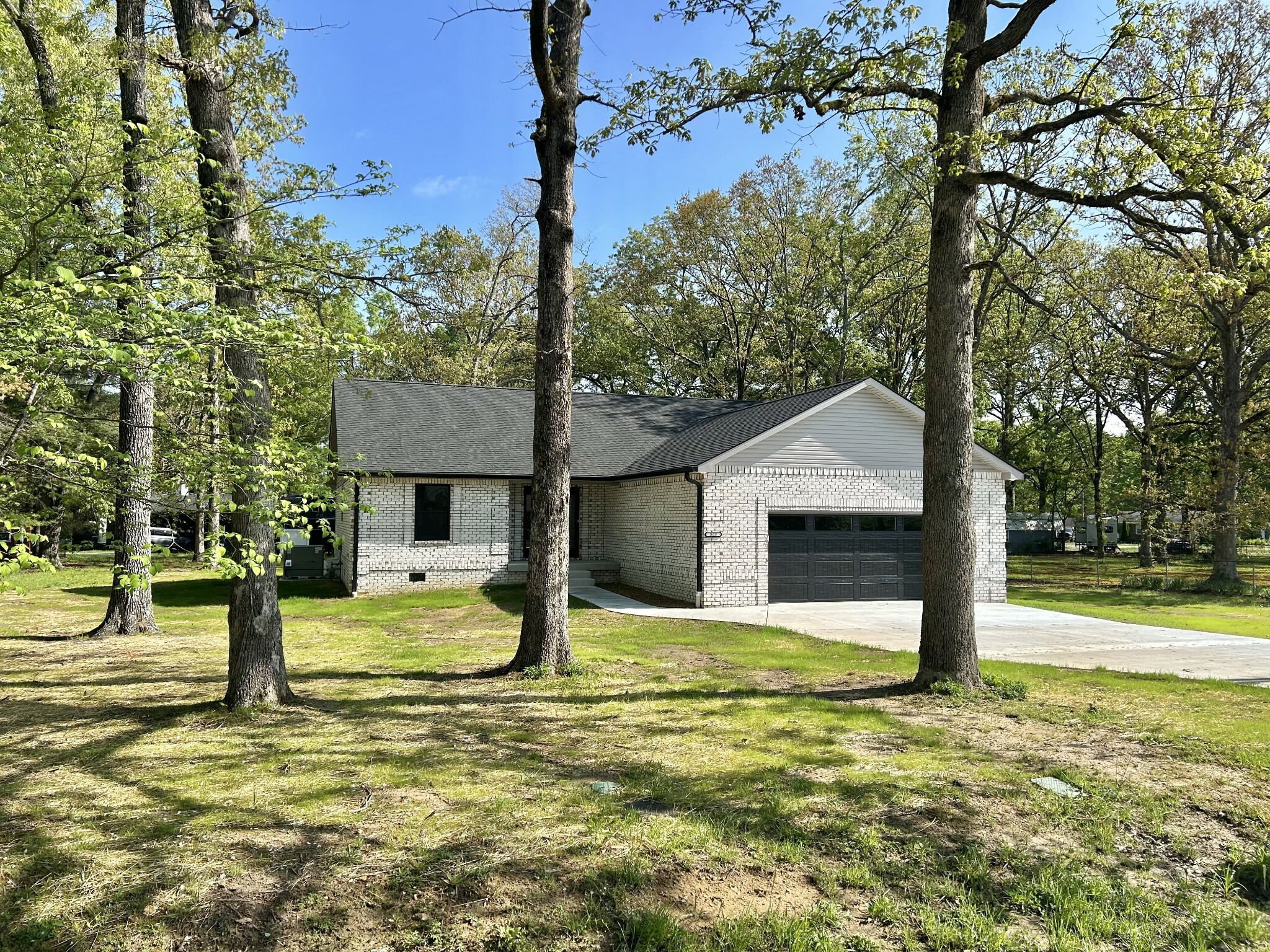 Property Photo: 803 Park St TN 37355