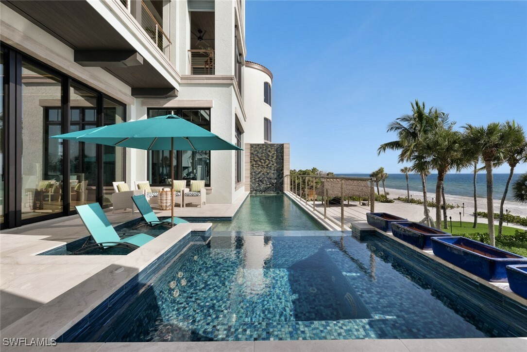 Property Photo:  7409 Bay Colony Drive  FL 34108 