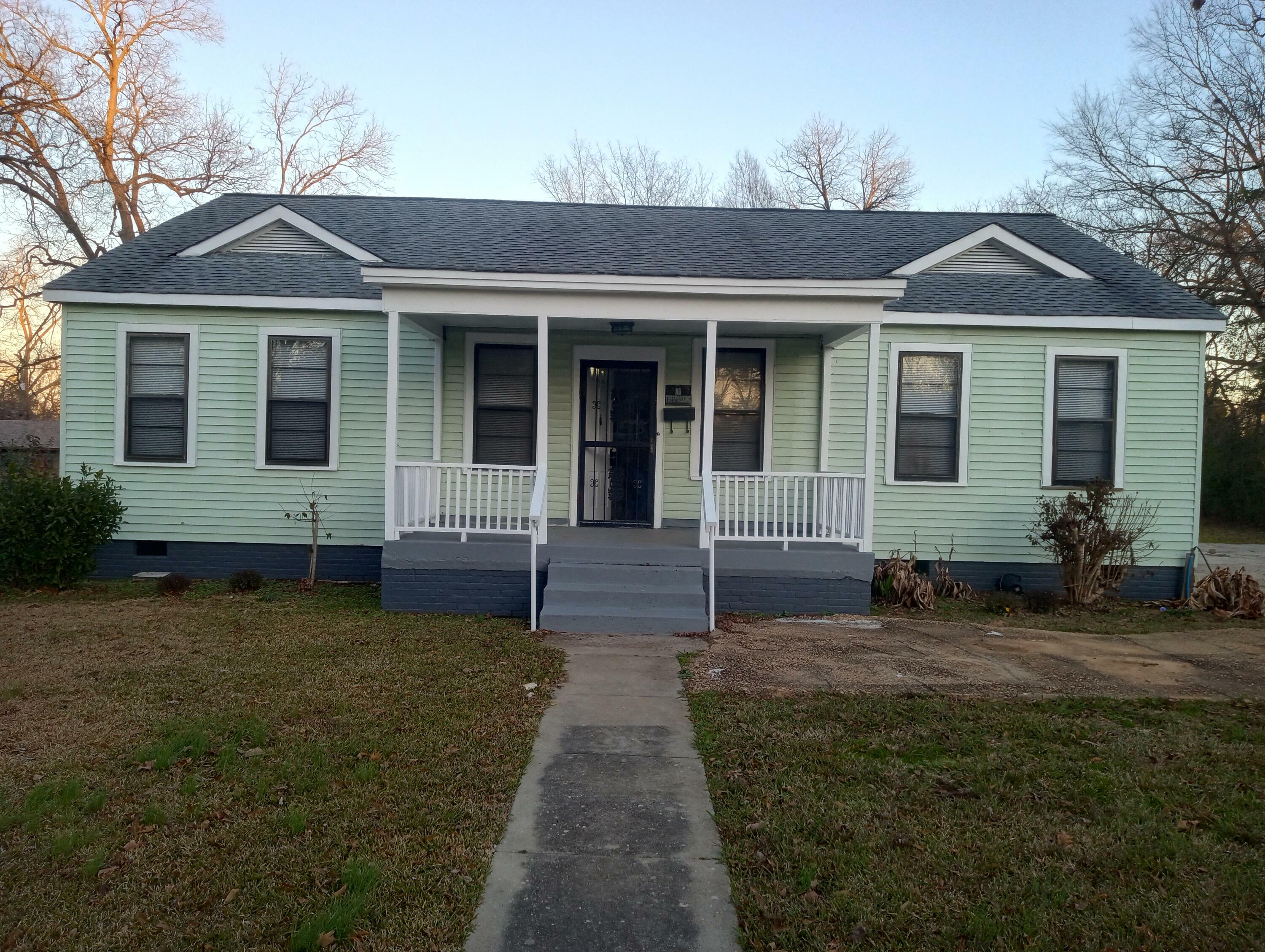 Property Photo:  700 S Meridian St.  MS 39730 