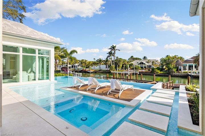 Property Photo: 3455 Gin Ln FL 34102