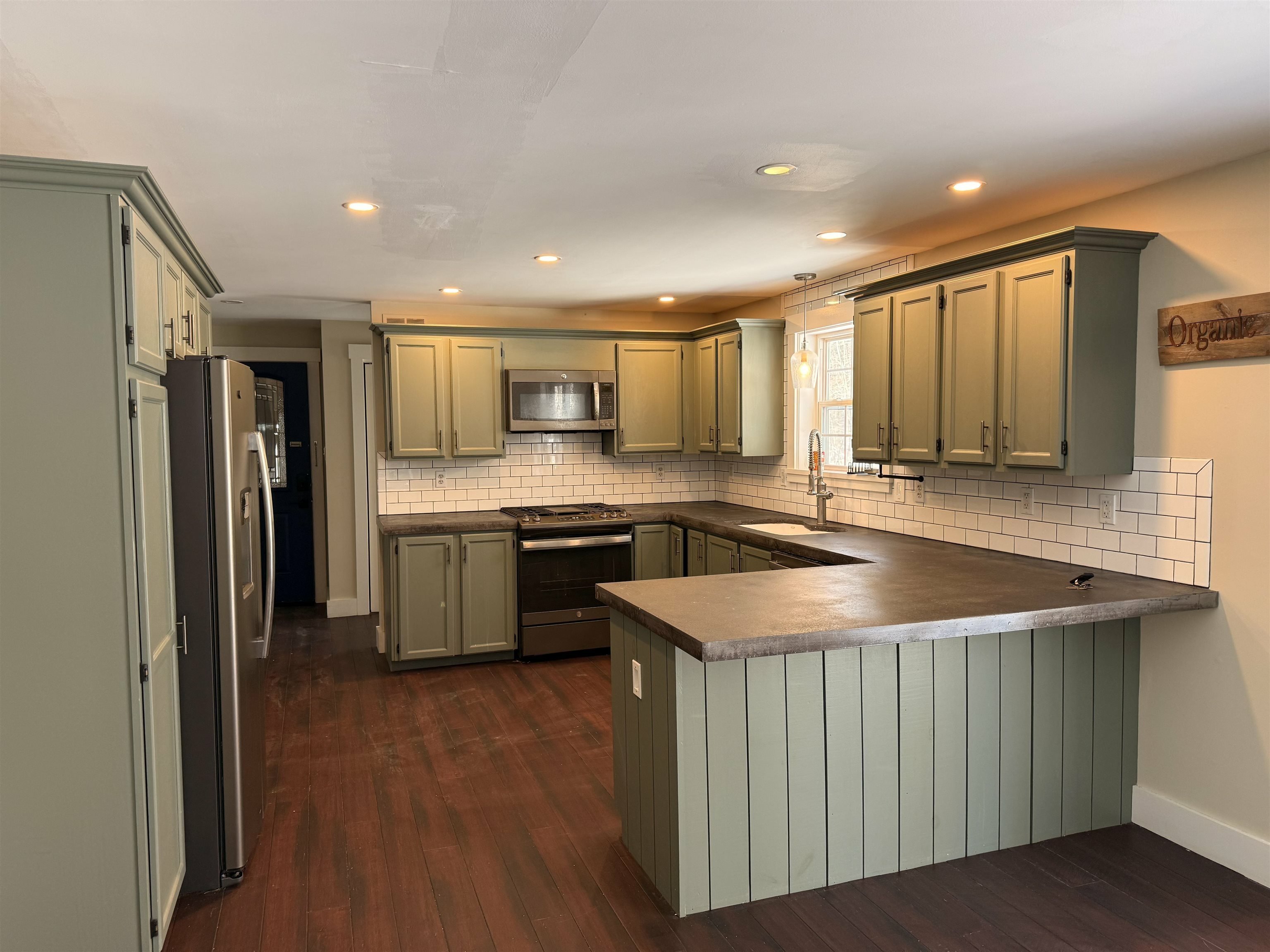Property Photo:  10 Henry Cotton Road  NH 03813 
