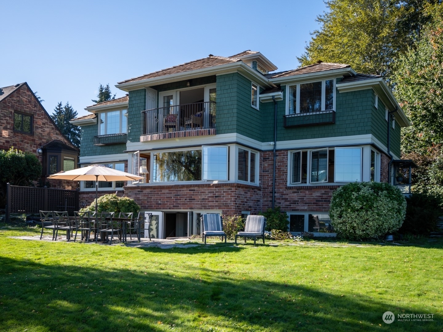 Property Photo:  8314  Island Drive S  WA 98118 