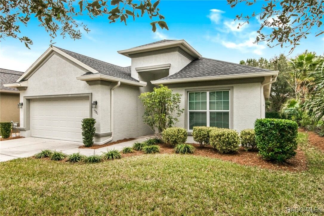 Property Photo:  1581 W Caroline Path  FL 34461 