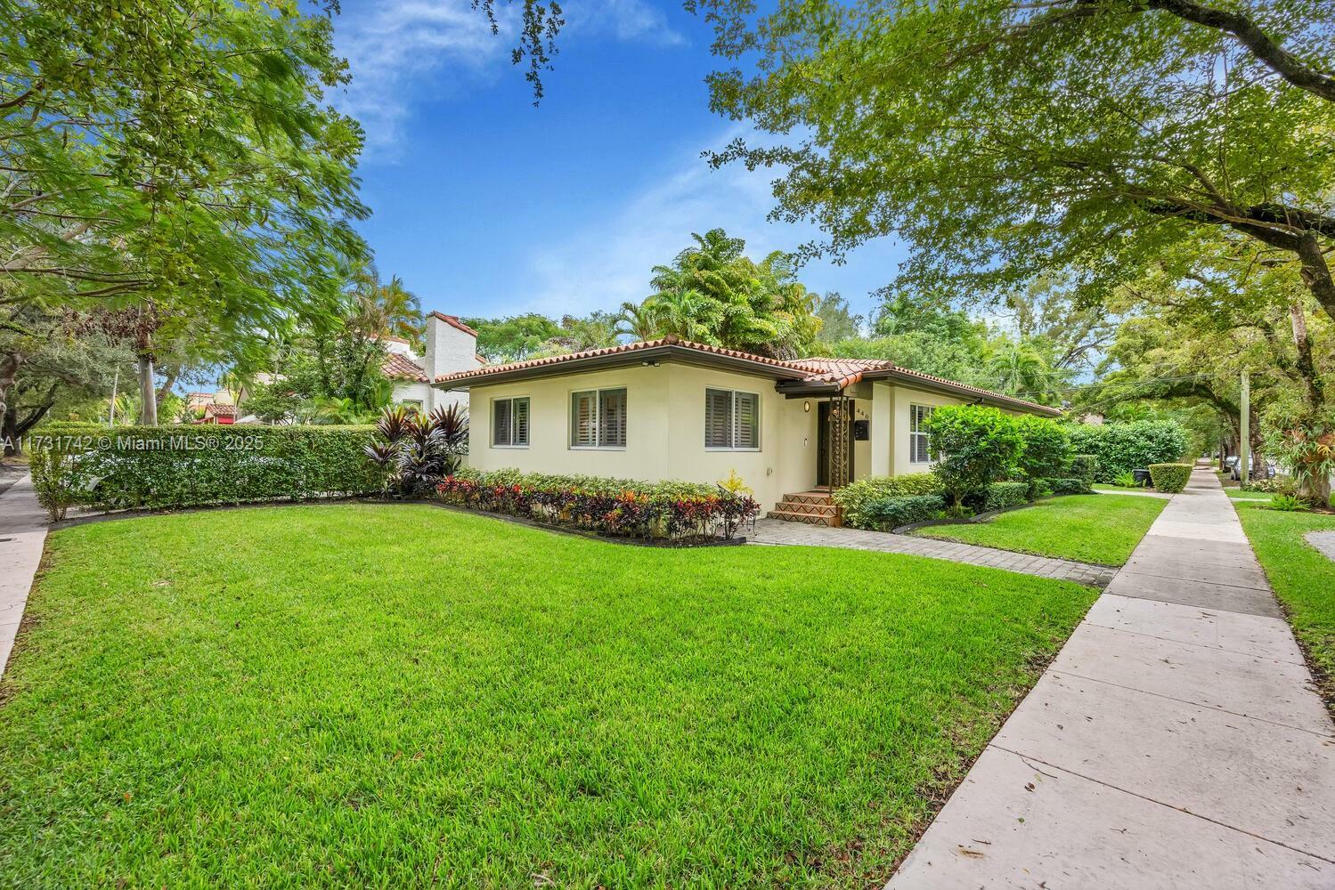 Property Photo:  446 Majorca Ave  FL 33134 