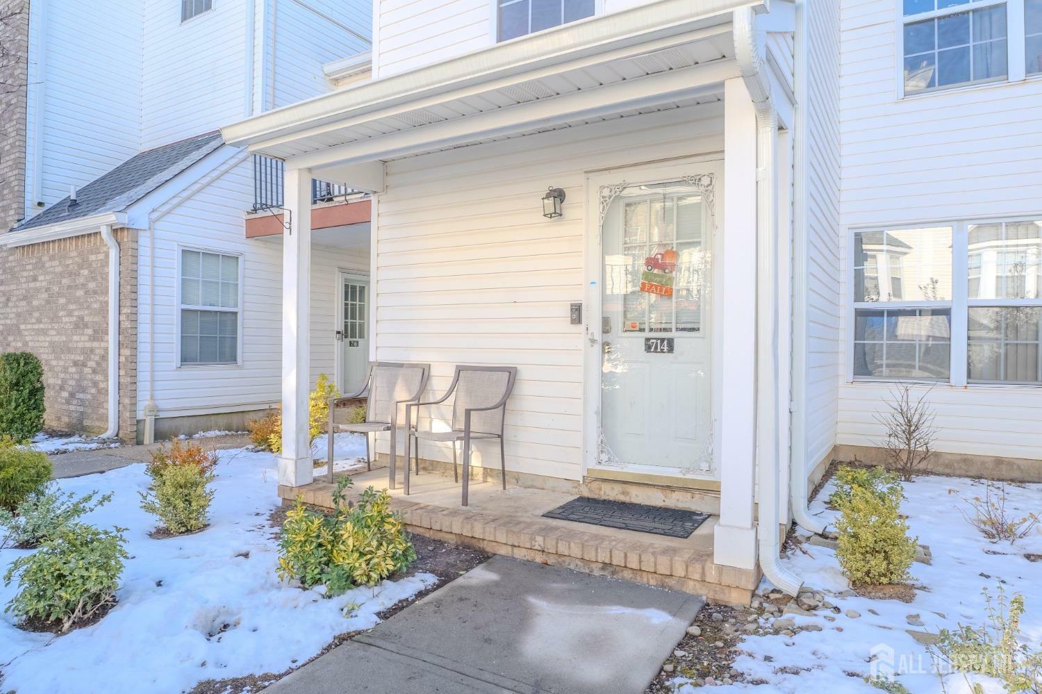 Property Photo:  714 Stony Brook Way  NJ 08902 