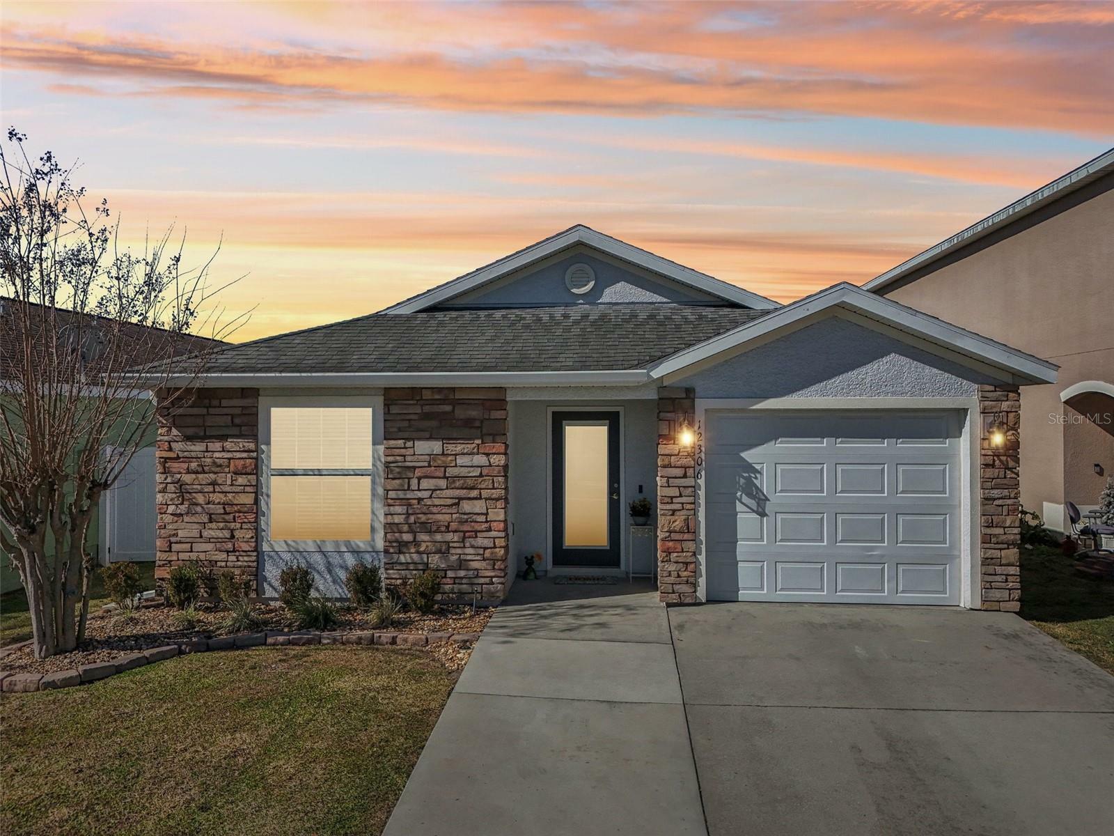 Property Photo: 12306 NE 48th Way FL 34484