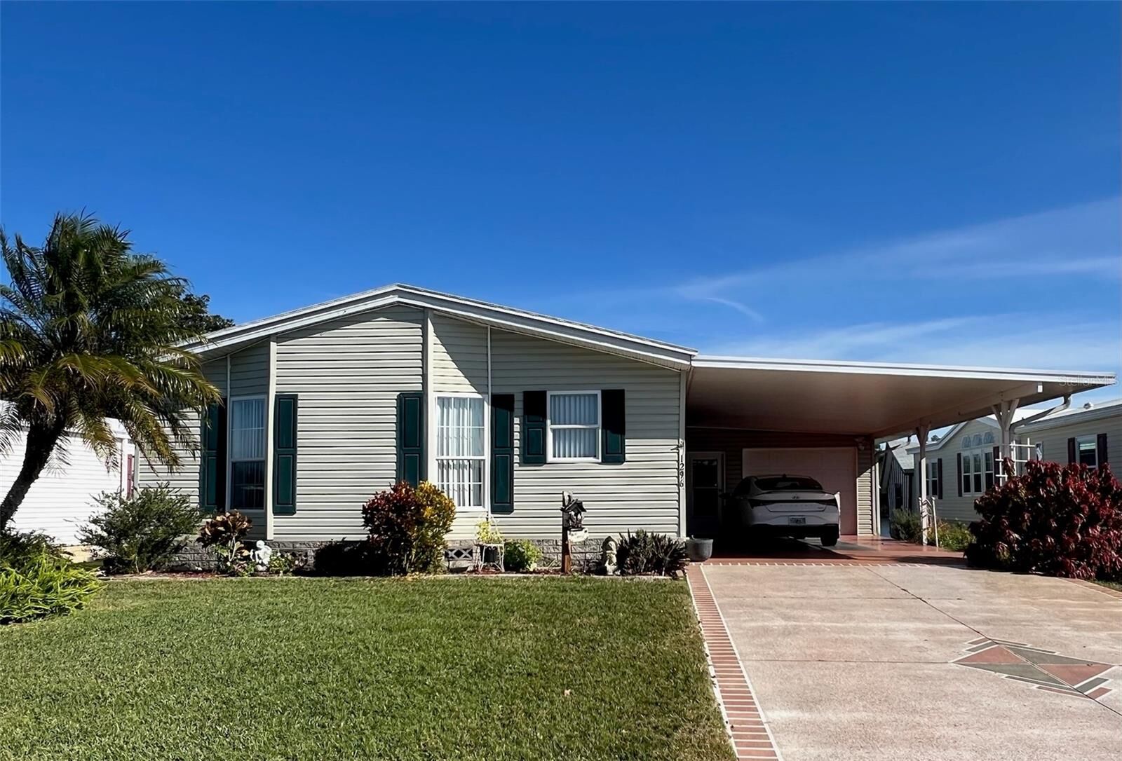 Property Photo: 1296 Skyline Drive FL 32778