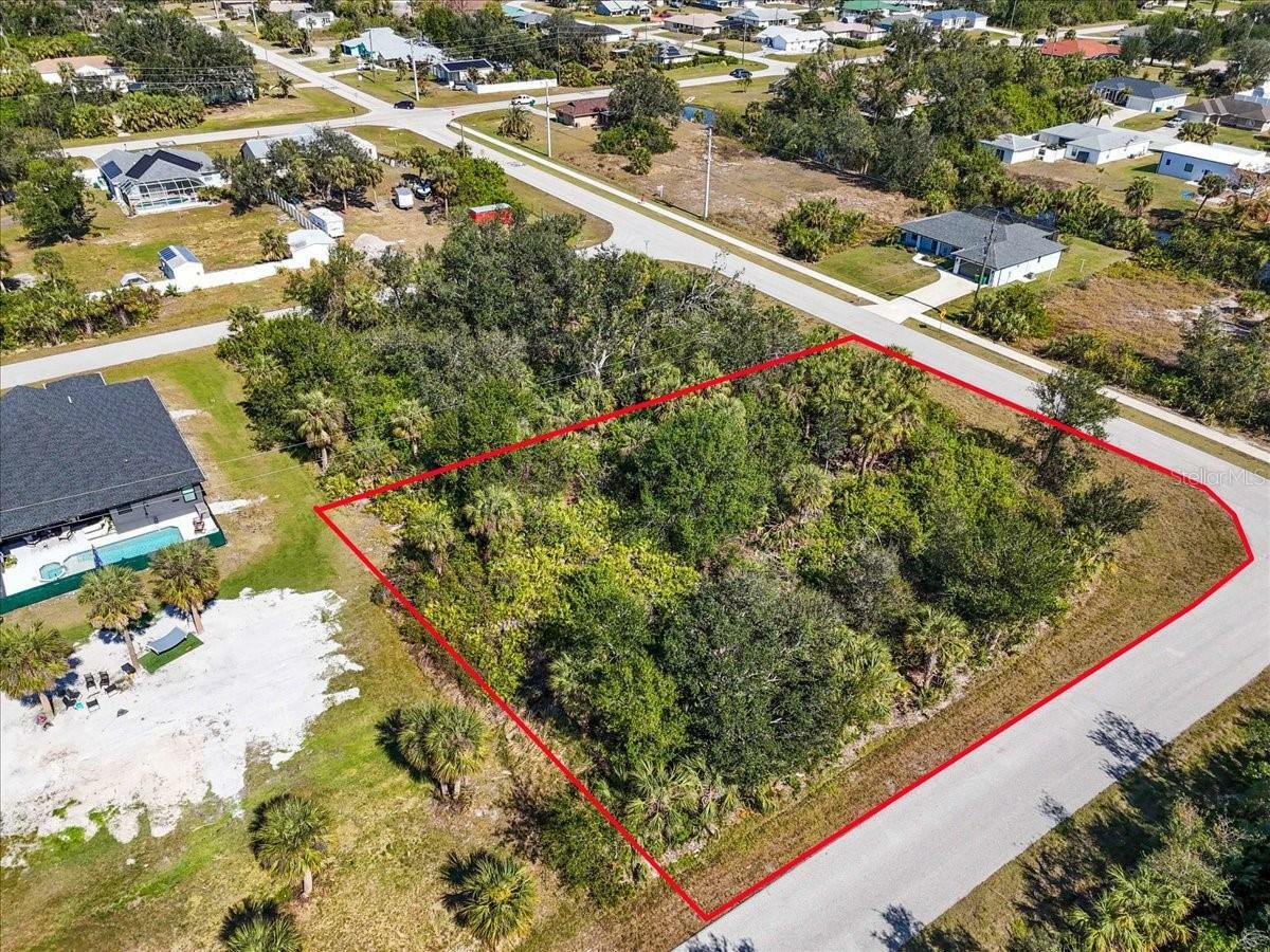 Property Photo:  6141 Spinnaker Boulevard  FL 34224 