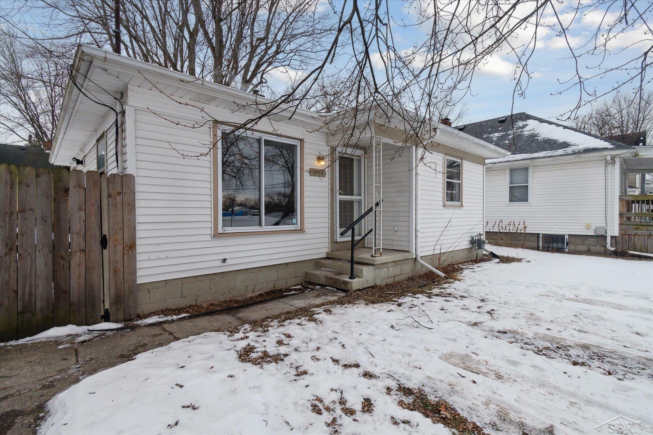 Property Photo:  1204 S Wheeler Street  MI 48602 