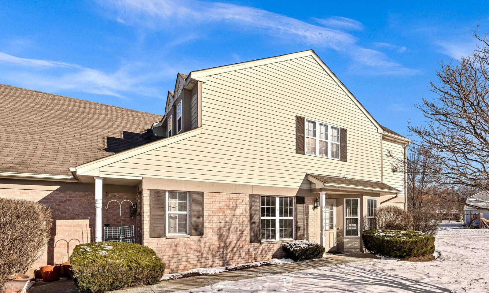 Property Photo:  300 Crystal Ridge Drive 300  IL 60012 