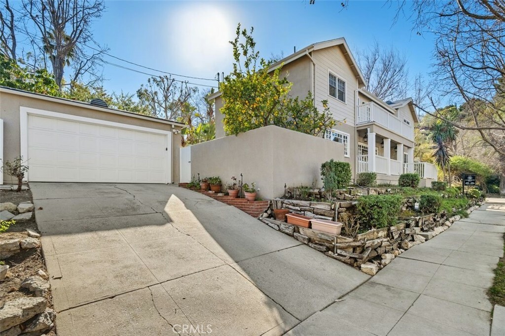 Property Photo:  12191 Laurel Terrace Drive  CA 91604 