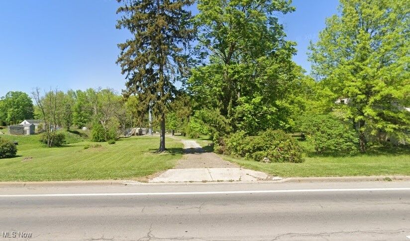 Property Photo:  1546 State Route 46  OH 44484 