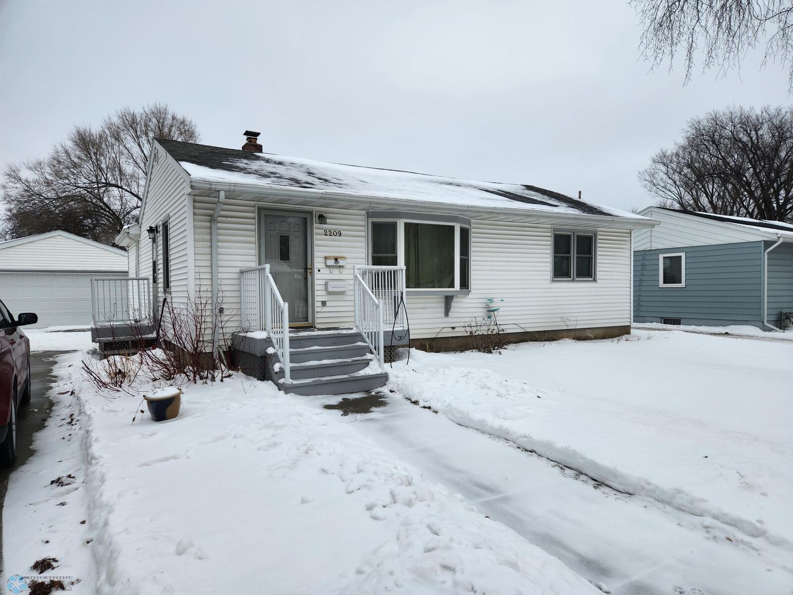 Property Photo:  2209 5th Avenue S  ND 58103 