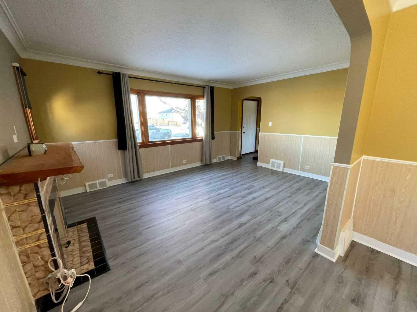 Property Photo:  405 15 Avenue NE  AB T2E 1H5 