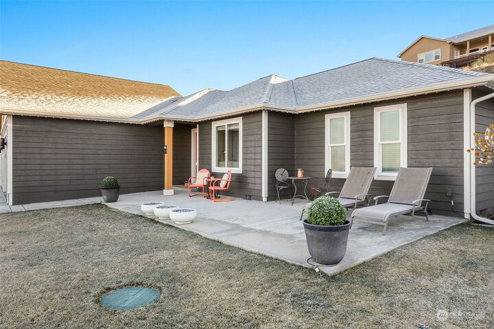 Property Photo: 381 Stacy Drive SE WA 98837