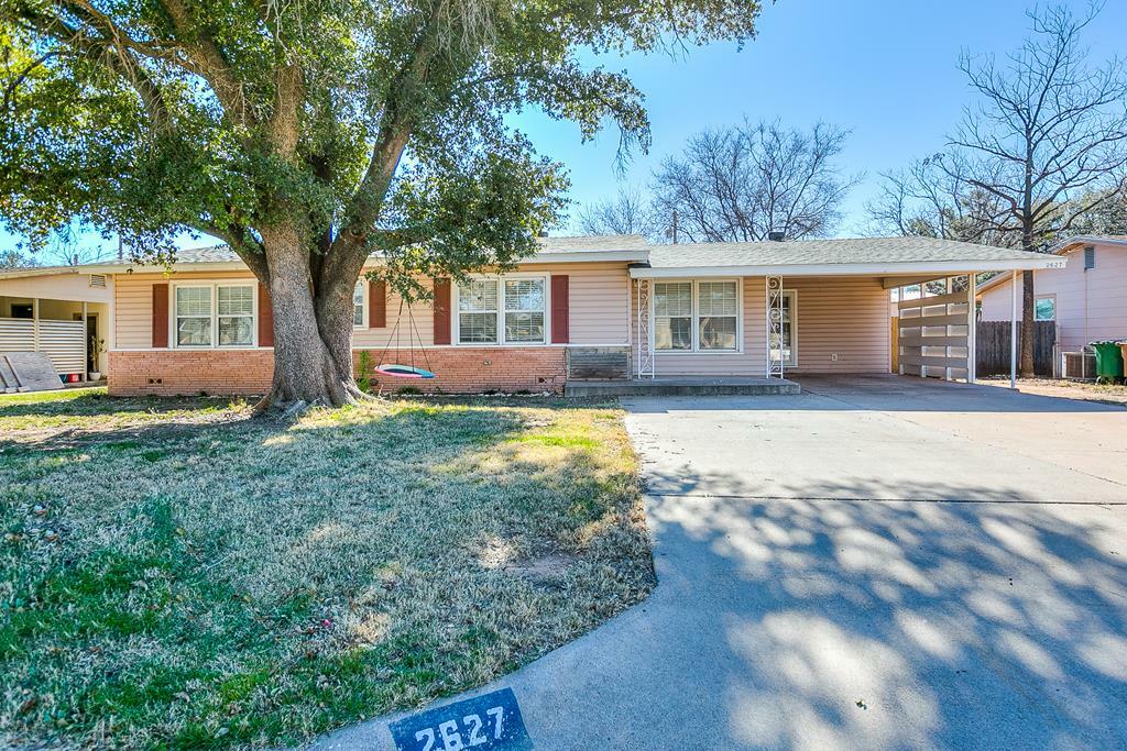 Property Photo:  2627 Yale Ave  TX 76904 