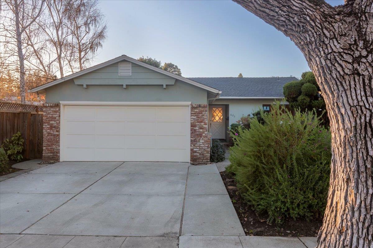 Property Photo:  625 Central Avenue  CA 94025 