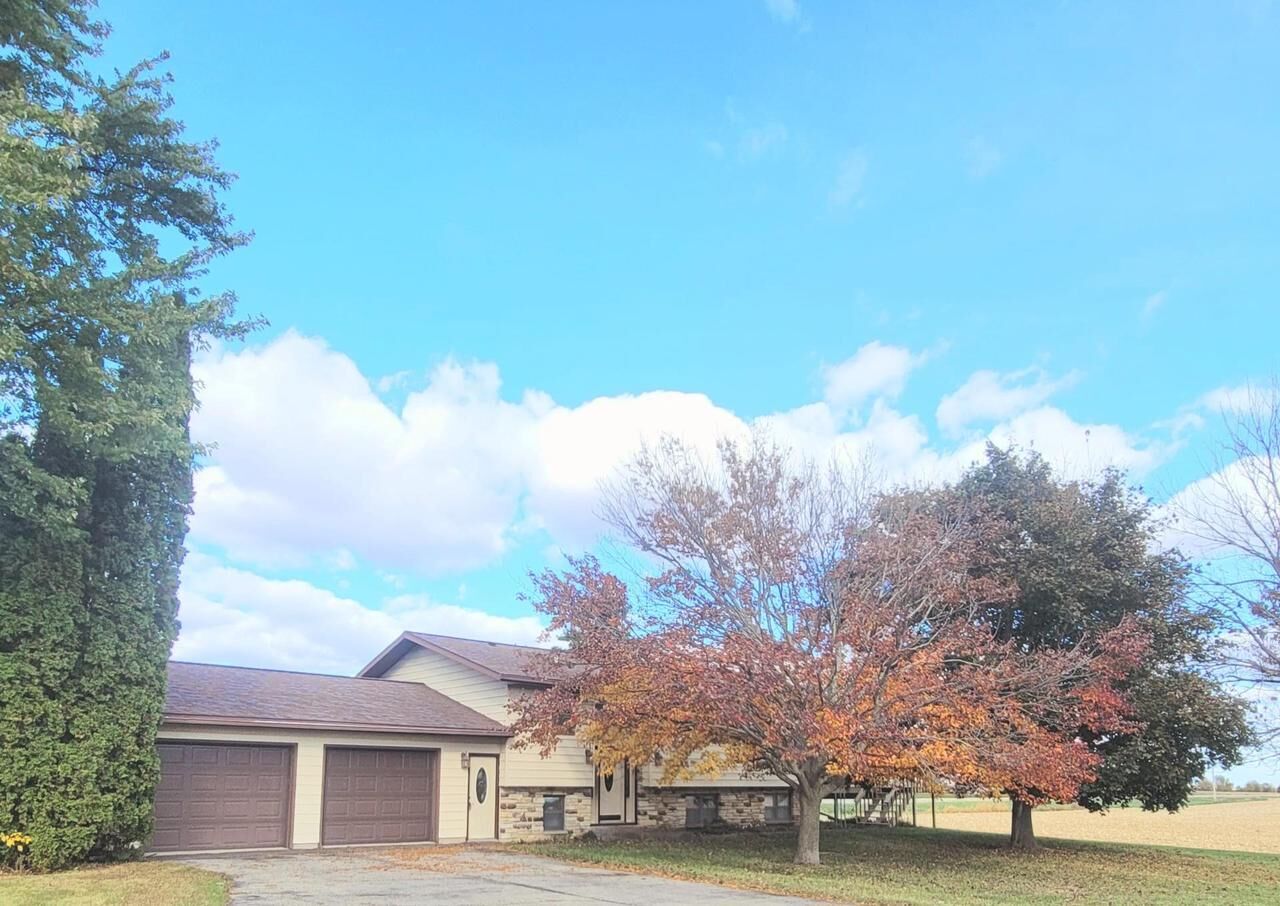 Property Photo: N12086 North Parish Road WI 53946