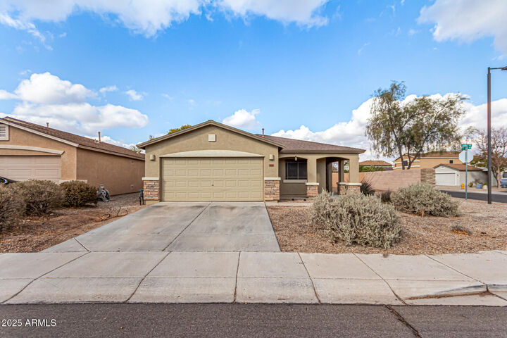 Property Photo: 1944 E Saddle Drive AZ 85143