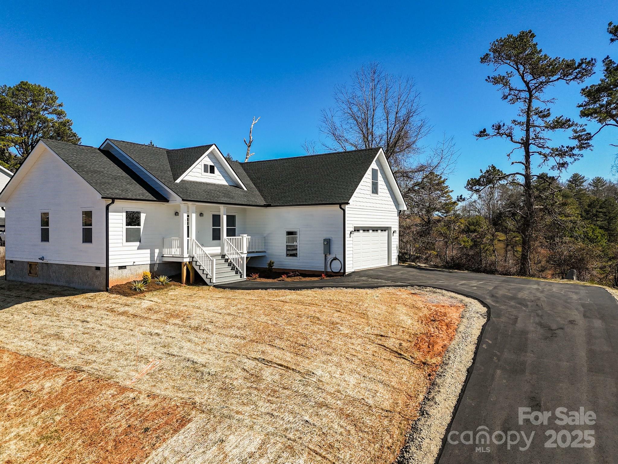 Property Photo:  32 Little Oak Road  NC 28748 