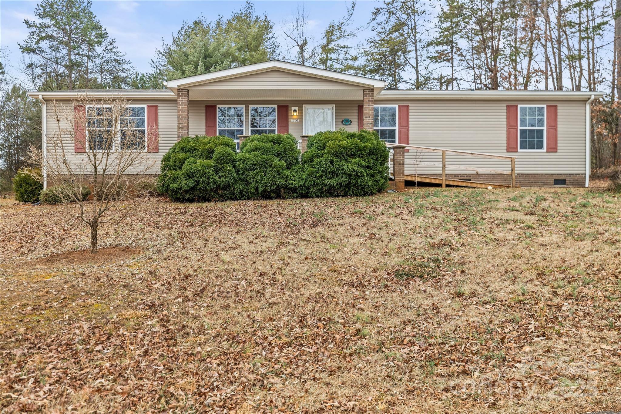 Property Photo:  2752 14th Avenue Place NE  NC 28613 