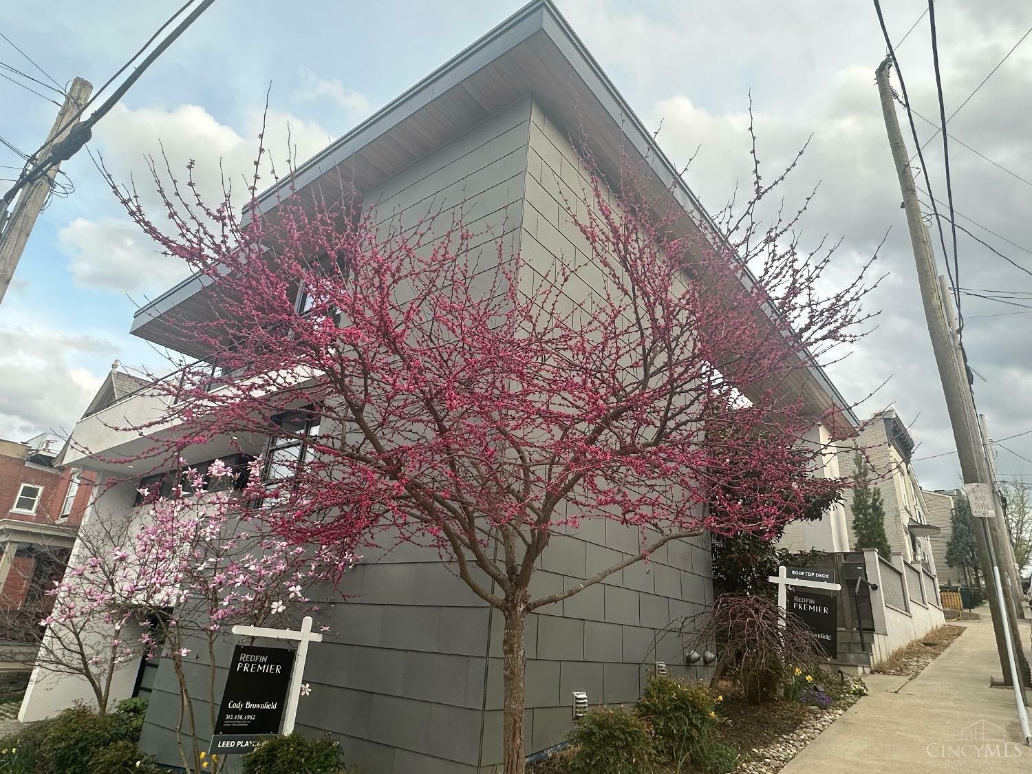 Property Photo: 981 Hatch Street OH 45202