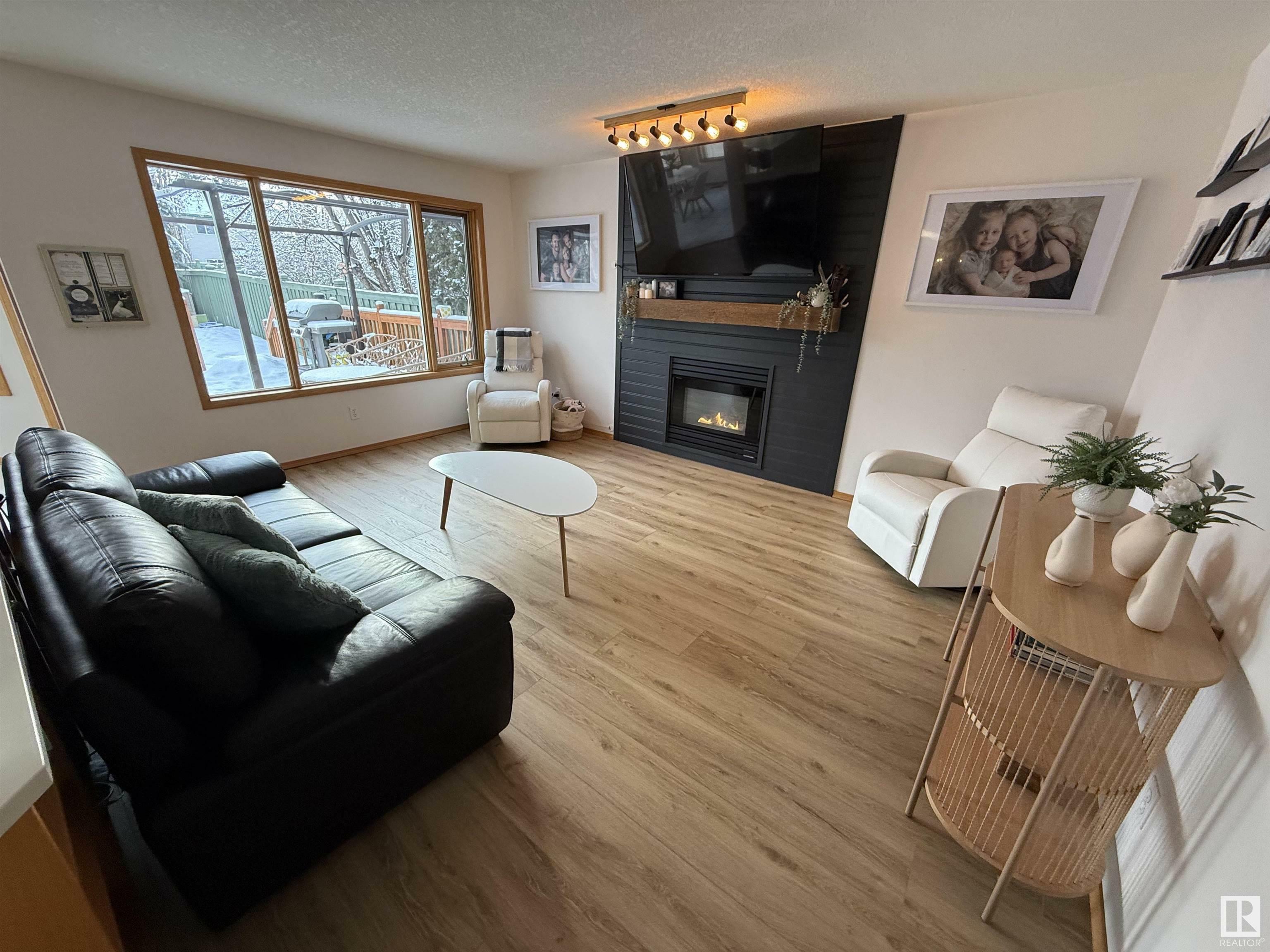 Property Photo:  1507 Wellwood Way NW  AB T6M 2M3 