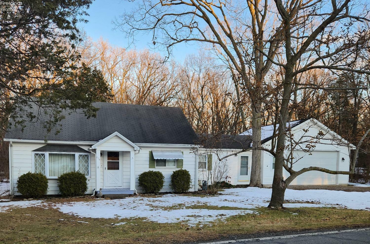 Property Photo:  614 NW Catawba Road  OH 43452 