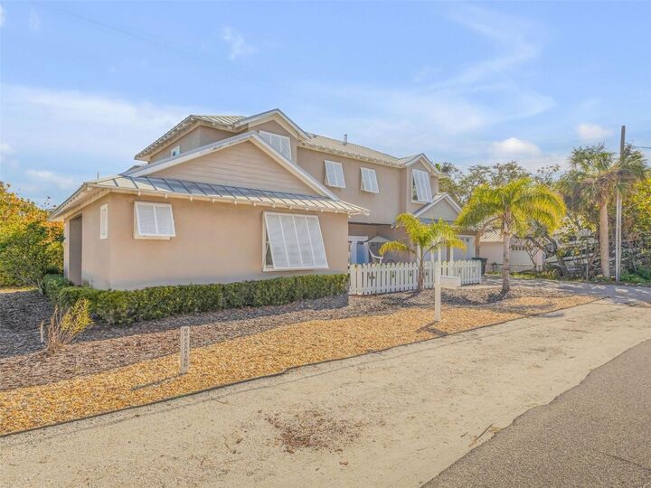 Property Photo:  201 S Cooper Street  FL 32169