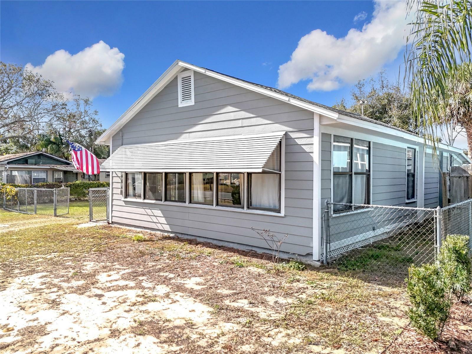 Property Photo:  1119 Pine Avenue  FL 32778 