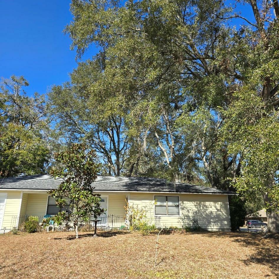Property Photo: 25404 SW 18th Avenue FL 32669