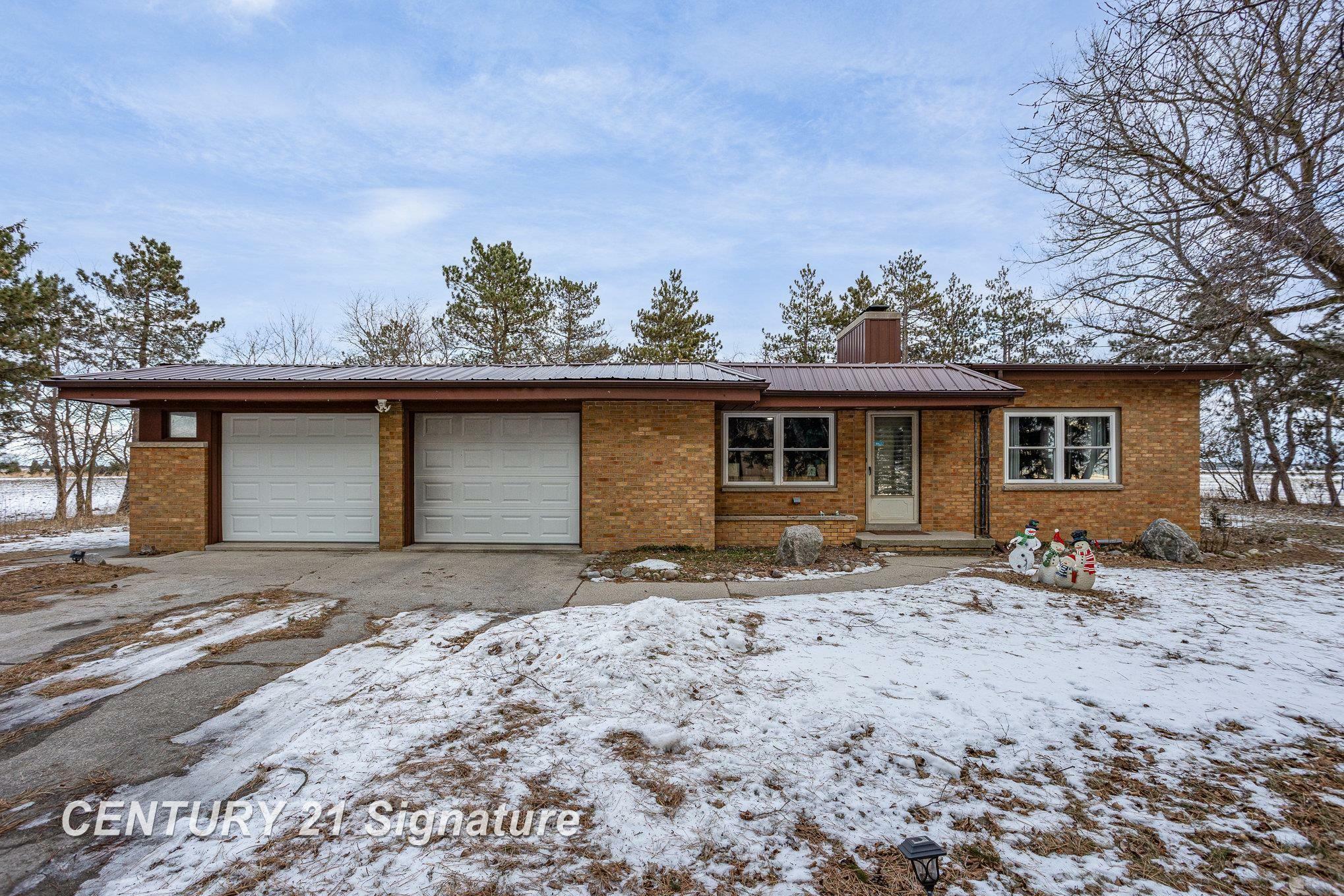 Property Photo:  1175 S Boutell SE Road  MI 48708 