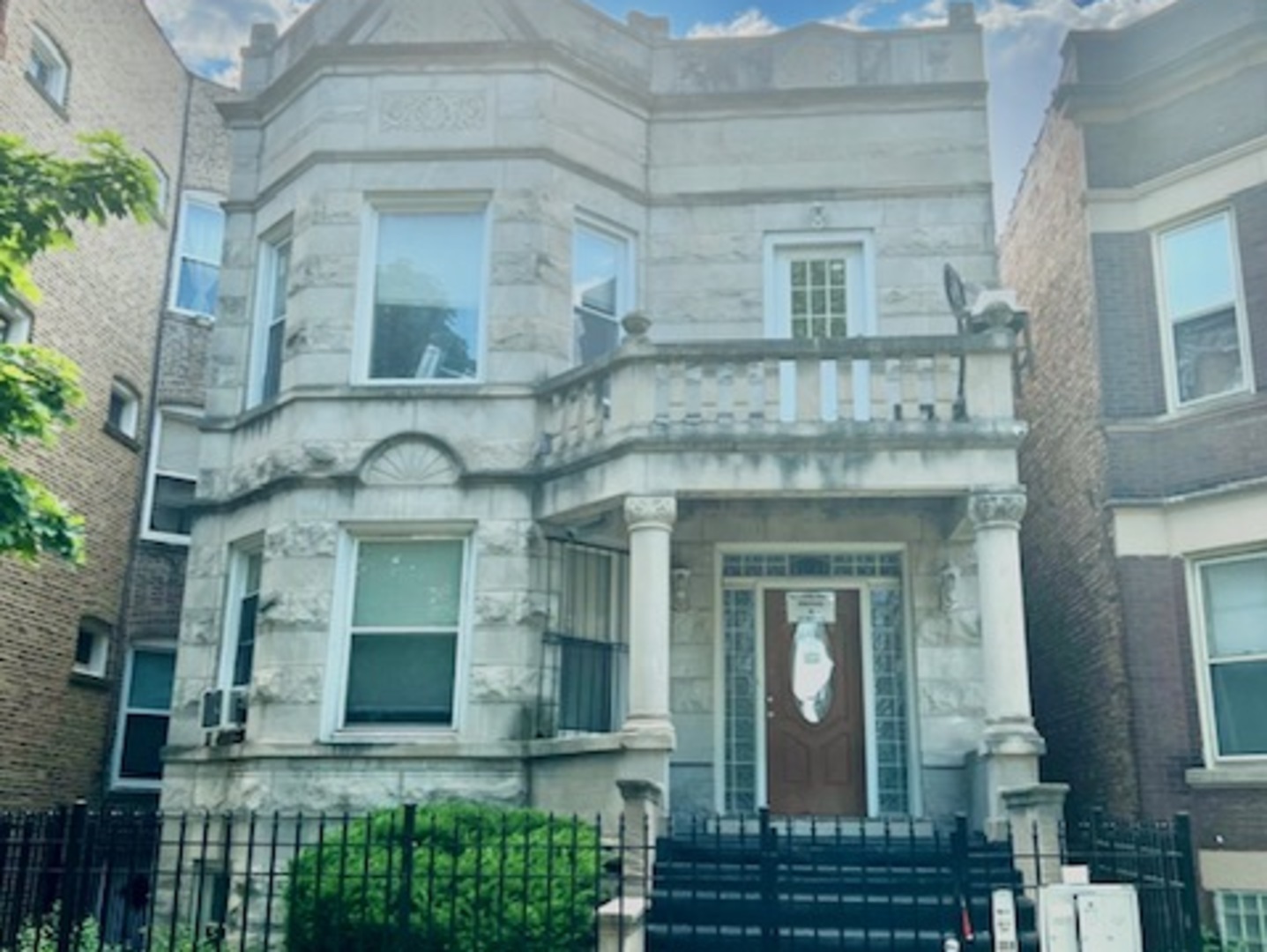 6130 S Rhodes Avenue 2  Chicago IL 60637 photo