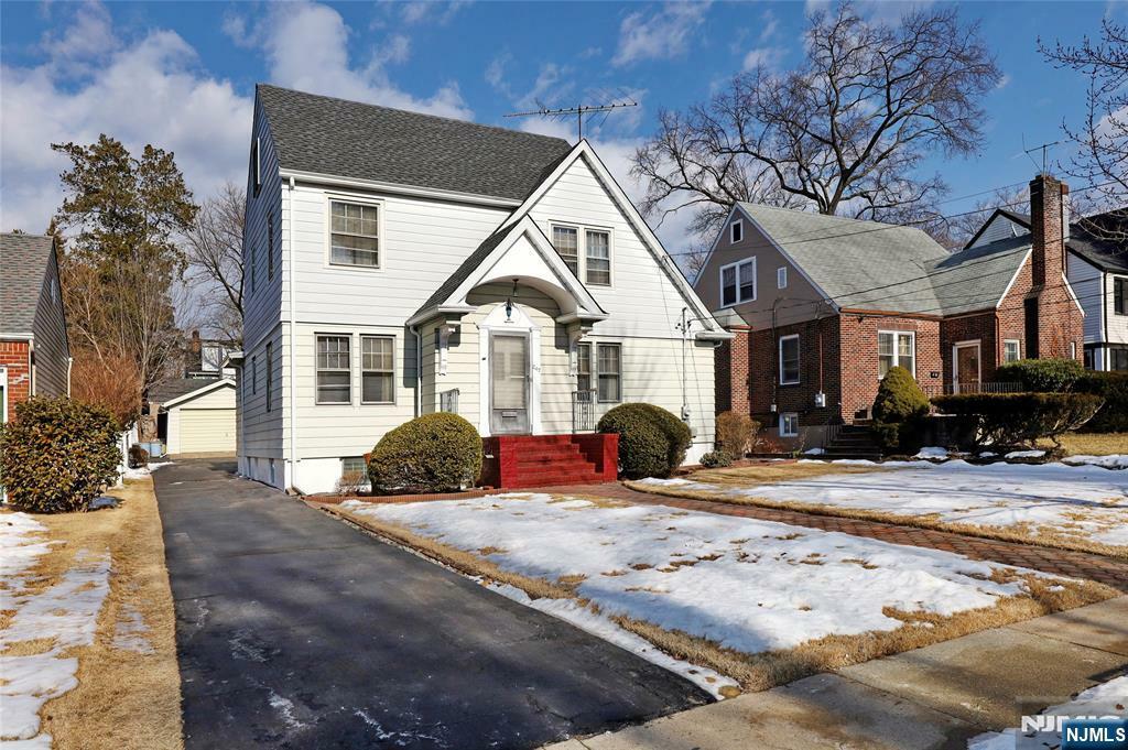 Property Photo:  247 Everett Place  NJ 07631 