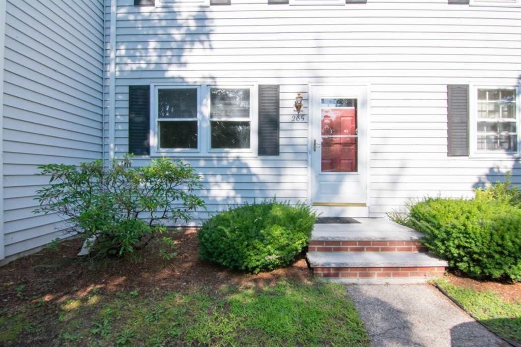 Property Photo:  265 Winding Pond Road  NH 03053 