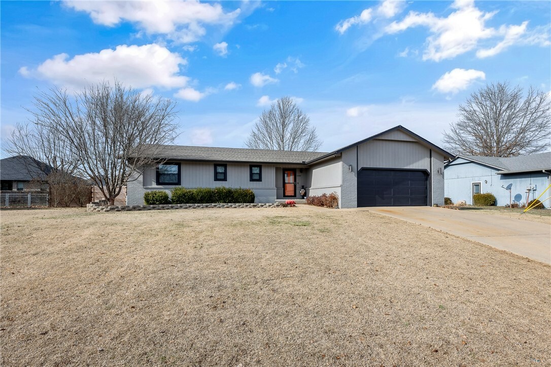 Property Photo:  2068 Park Circle  AR 72751 