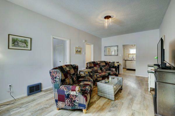 Property Photo:  309 2 Street E  AB T0J 0Y4 