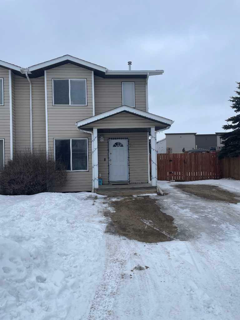 13 Lakeview Close  Blackfalds AB T0M 0J0 photo