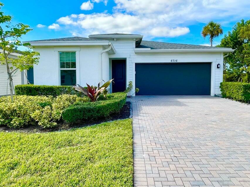 Property Photo: 6716 Pointe Of Woods Drive FL 33413