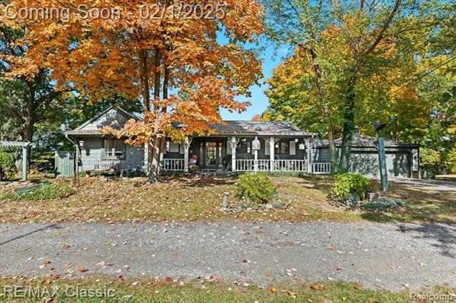 Property Photo:  2045 E Wardlow Road  MI 48356 