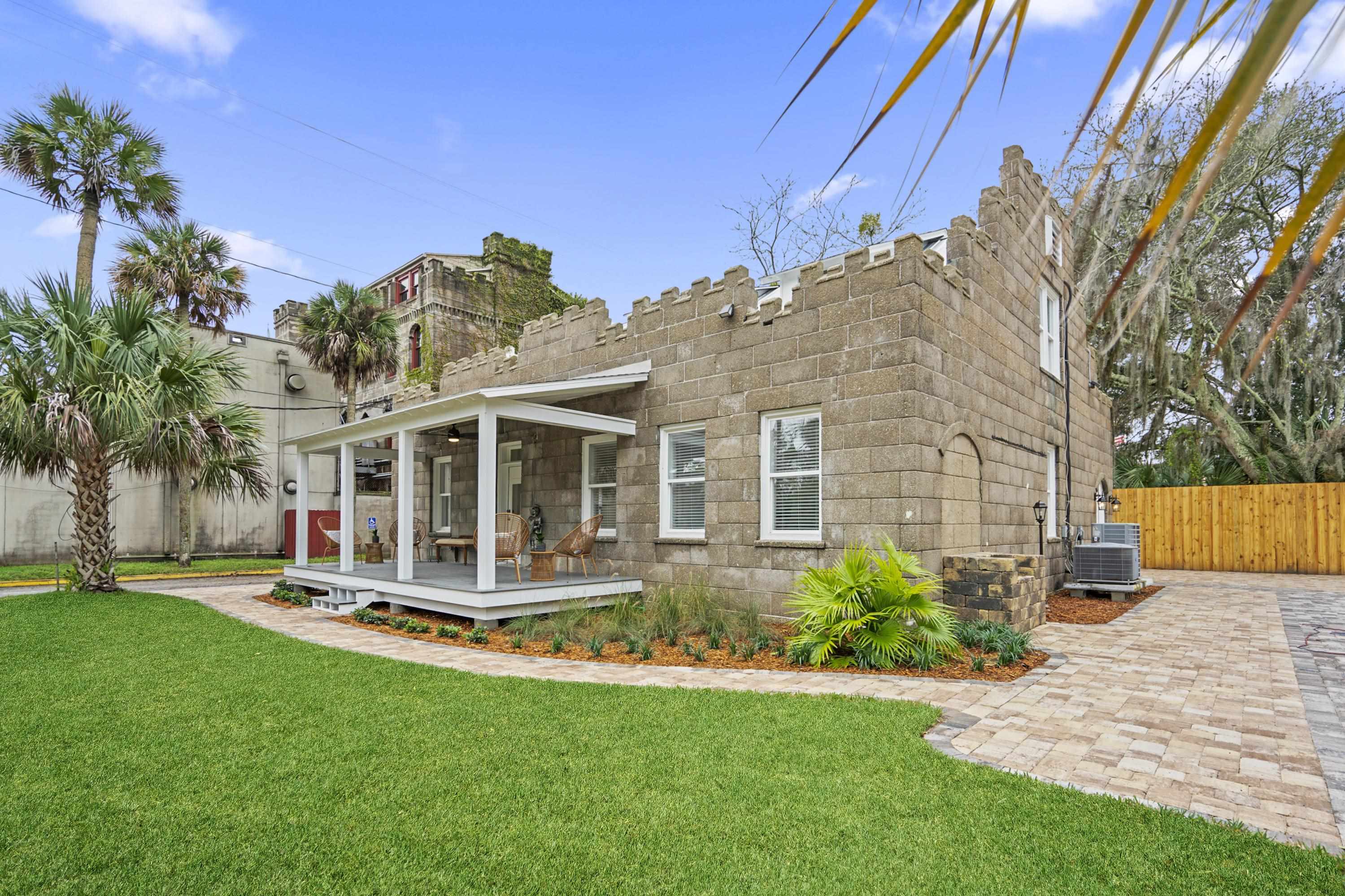 Property Photo: 15 Shenandoah St FL 32084