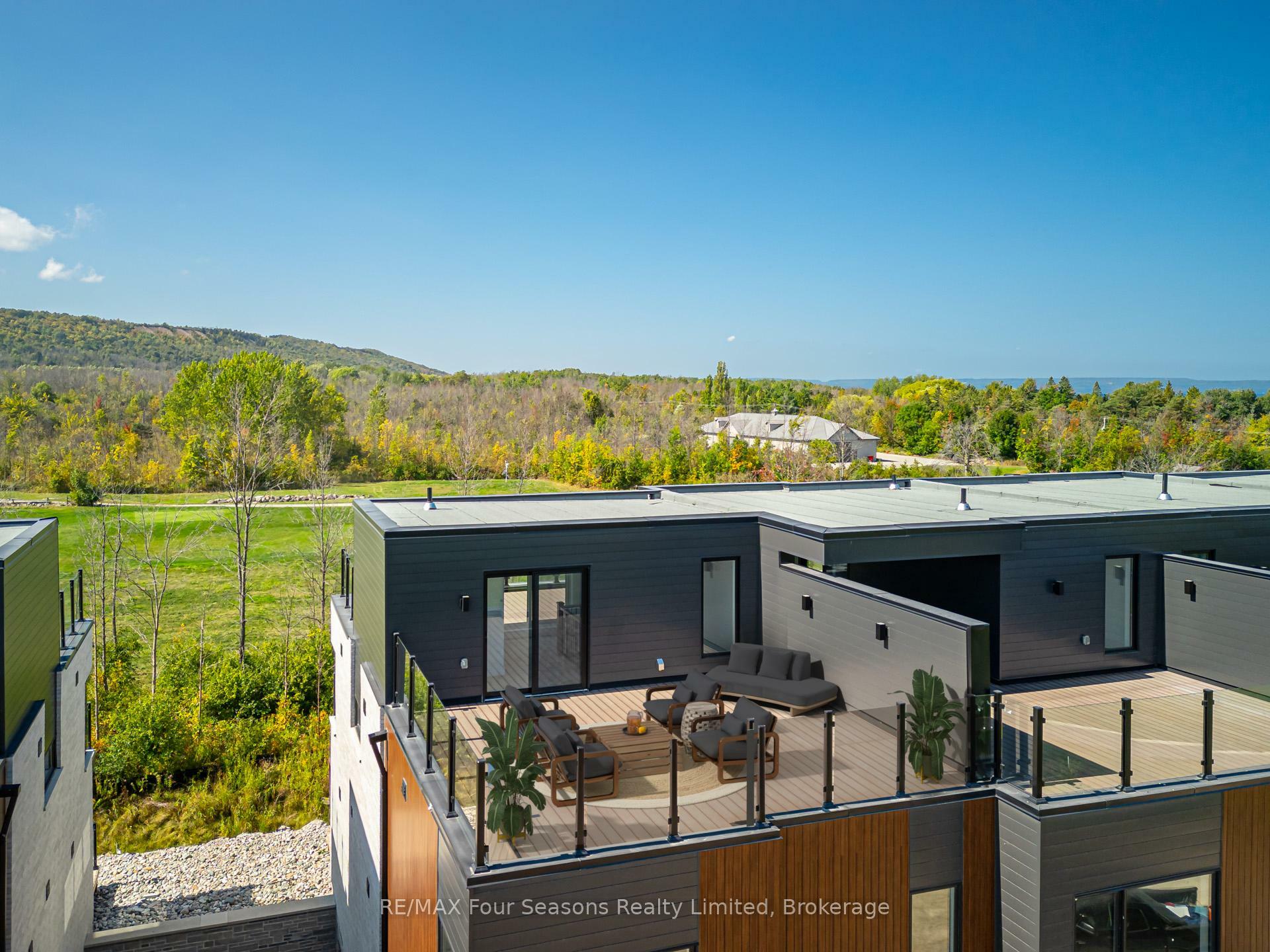 Property Photo: 117 Sladden Court 20 ON N0H 2P0