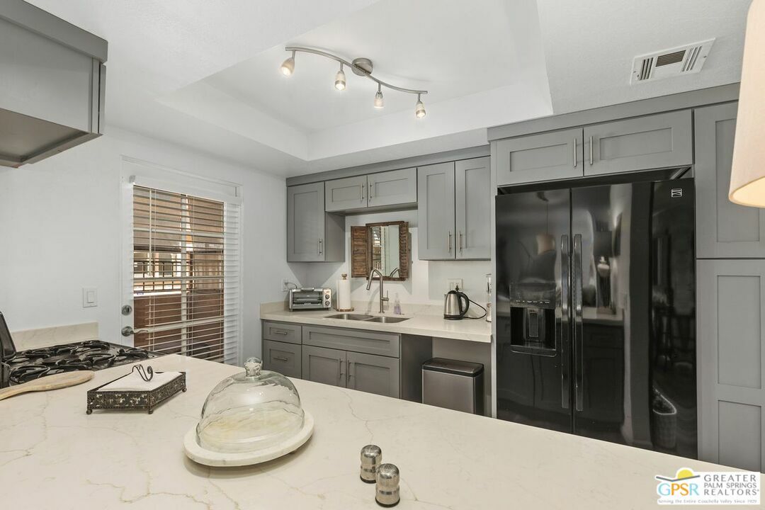 Property Photo: 400 N Sunrise Way CA 92262