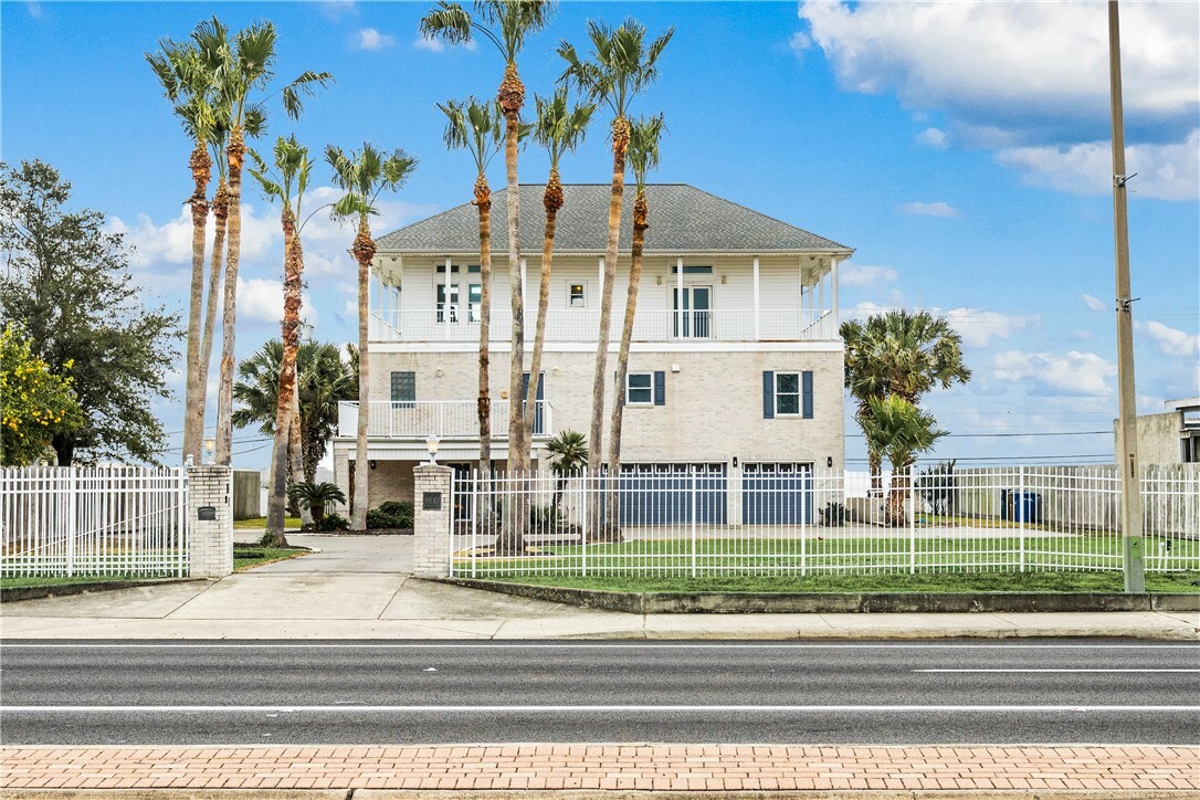 6043 Ennis Joslin  Corpus Christi TX 78412 photo