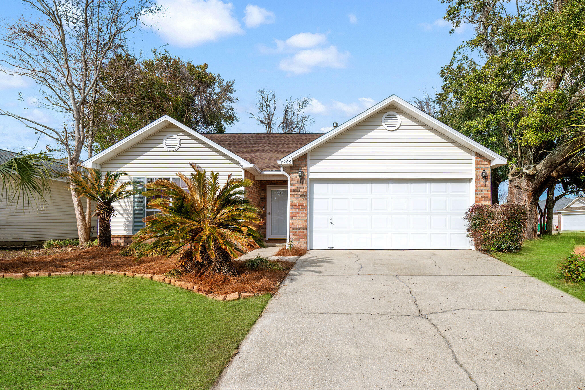 Property Photo:  966 John Wayne Circle  FL 32547 